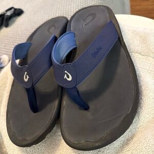 OluKai Navy and Black Men's Thong Sandals